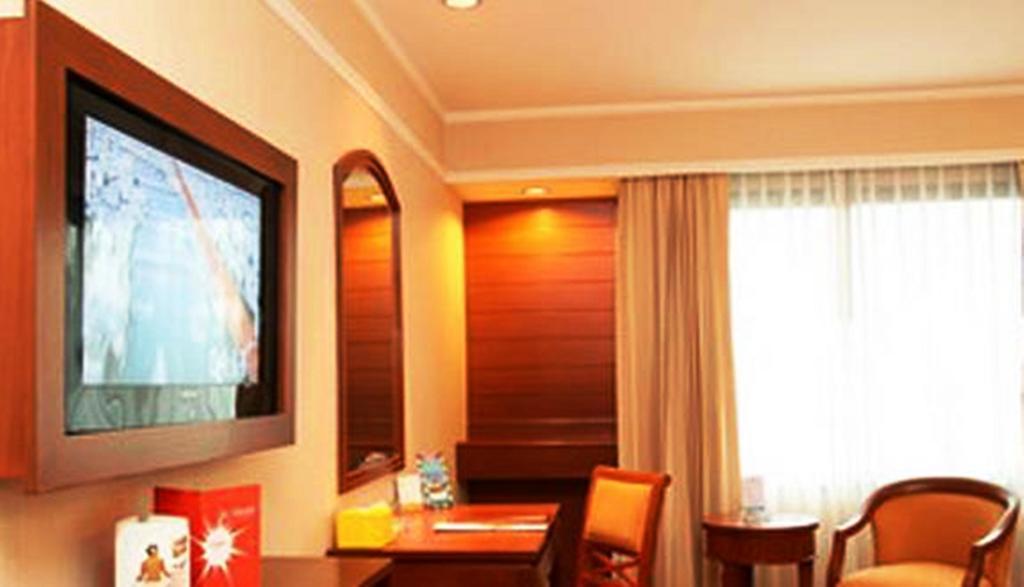 The Palazzo Hotel Bangkok Exterior foto